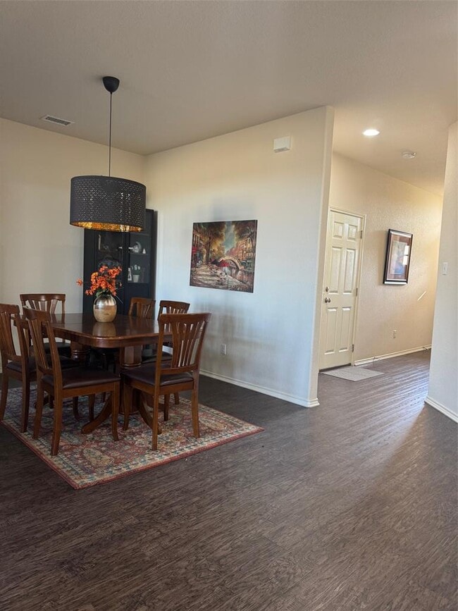 Building Photo - 401 Hyltin St