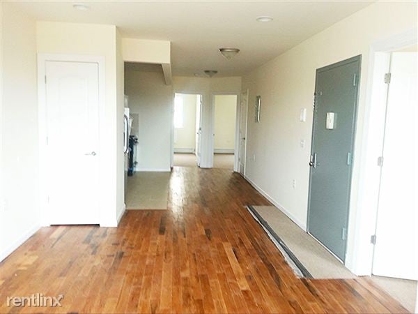 Building Photo - 3107 Seagirt Ave