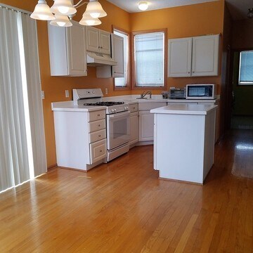 Foto del edificio - 18129 W 82nd St