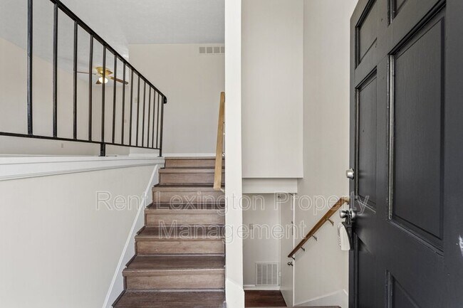 Foto del edificio - 3395 Montavesta Rd