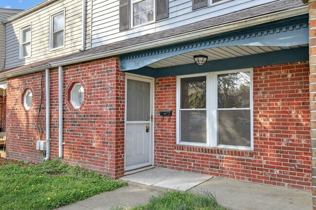 Foto del edificio - Updated 3BR Home in Virginia Beach with Modern Finishes & Prime Location