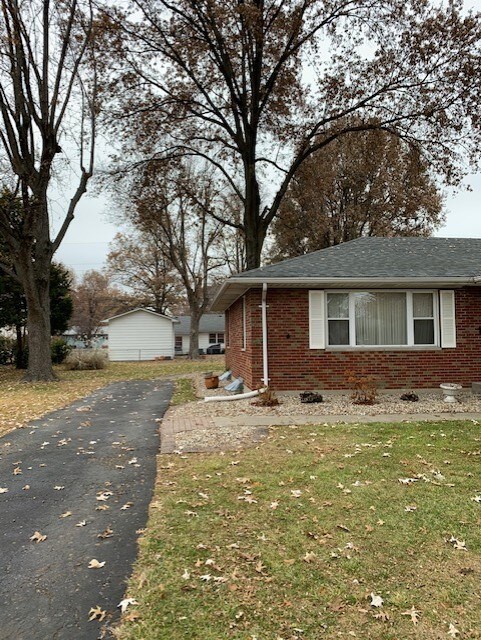 Foto del edificio - 2111 Clark Ave