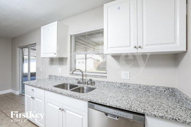 Foto del edificio - 786 Vercelli St