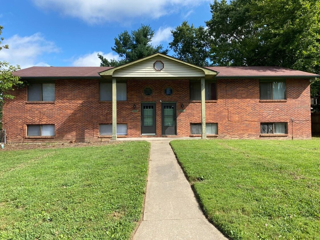 Primary Photo - 4337 W Bethany Dr
