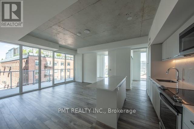 Building Photo - 25-425 Baseball Pl