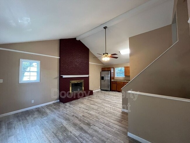 Foto del edificio - 6619 Fairview Rd