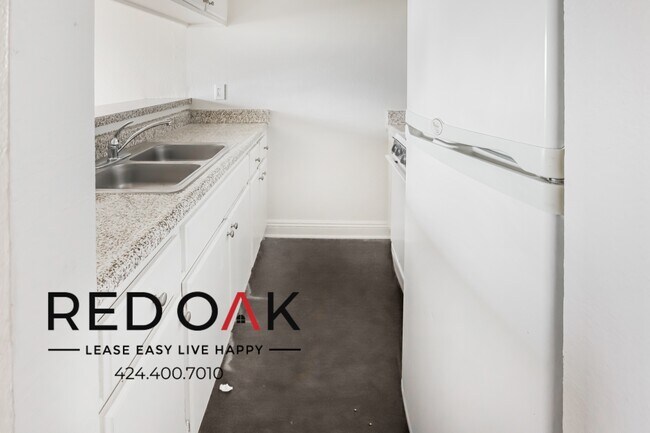 Building Photo - One Bedroom with Large Windows, Updated Ki...