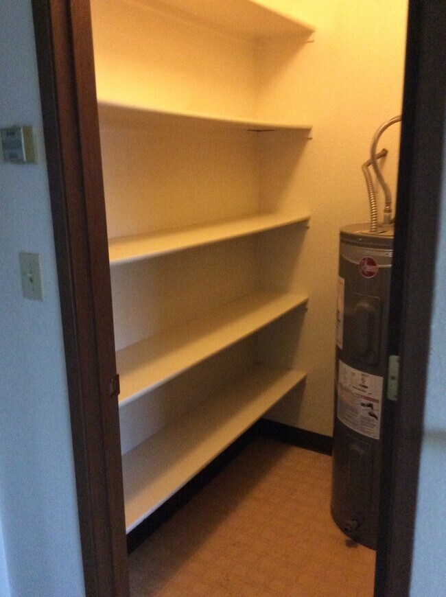 Building Photo - 231 1st St