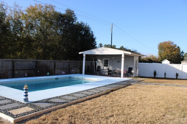 Building Photo - 234 Beckingham Dr