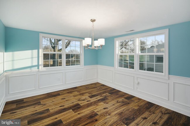 Building Photo - 422 Thornridge Dr