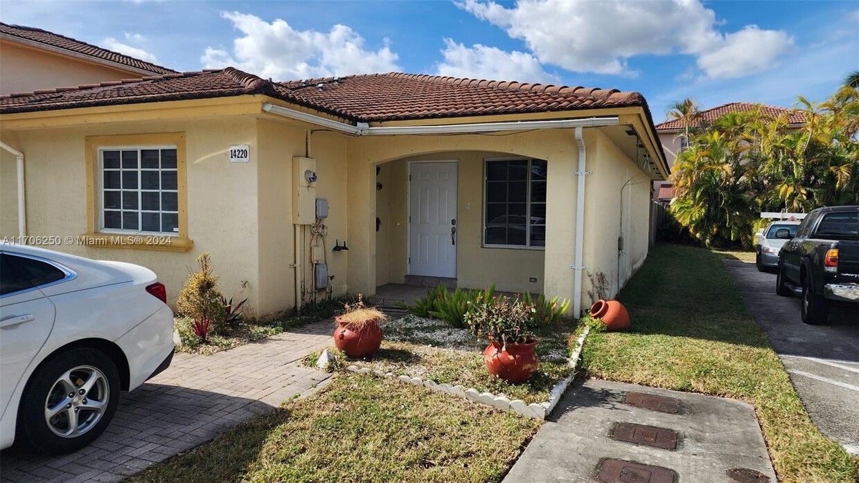 Foto principal - 14220 SW 133 Ave