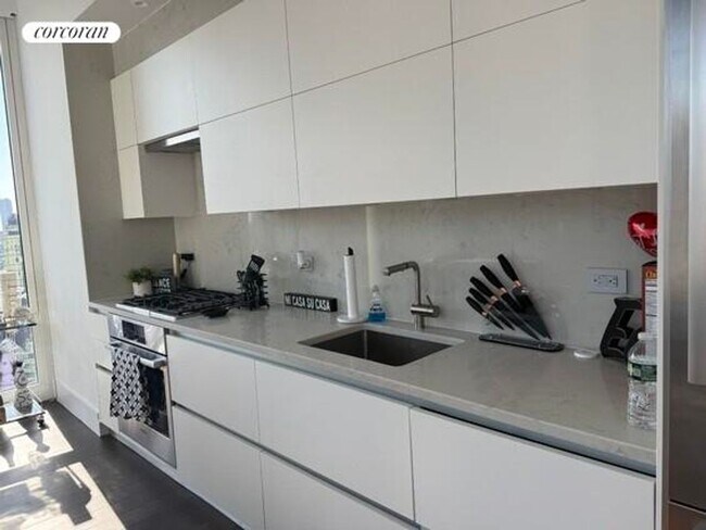 Foto del edificio - 222 E 44th St
