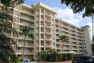 Building Photo - 3090 N Course Dr