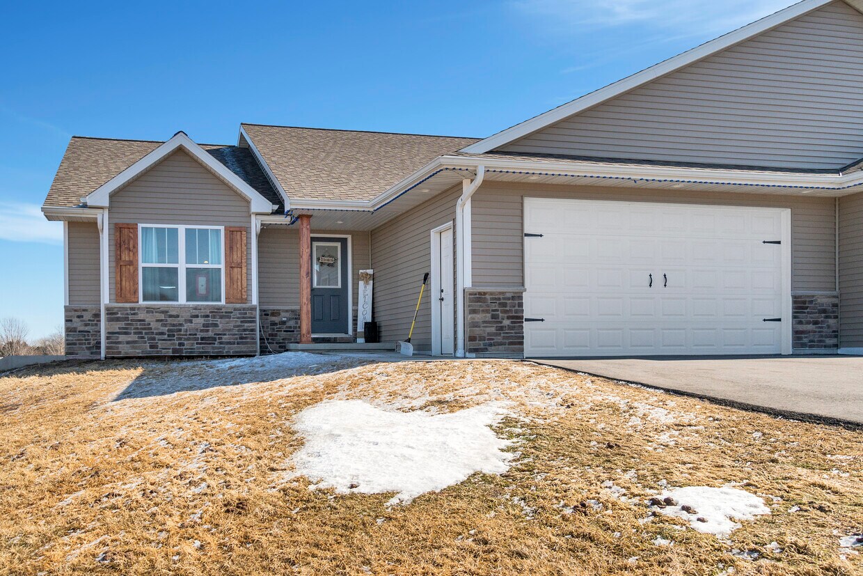 Front - 478 Madeline Ln
