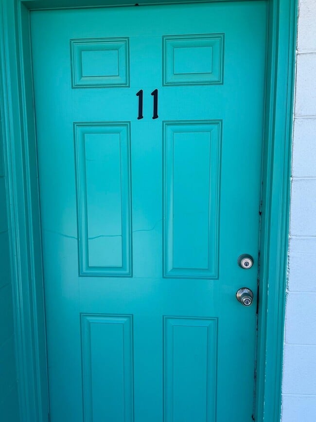 Building Photo - 302 Santa Rosa Blvd