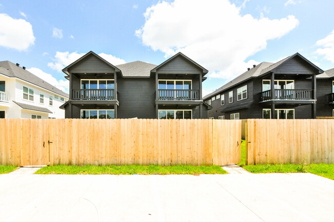 Building Photo - 305 Cooner St