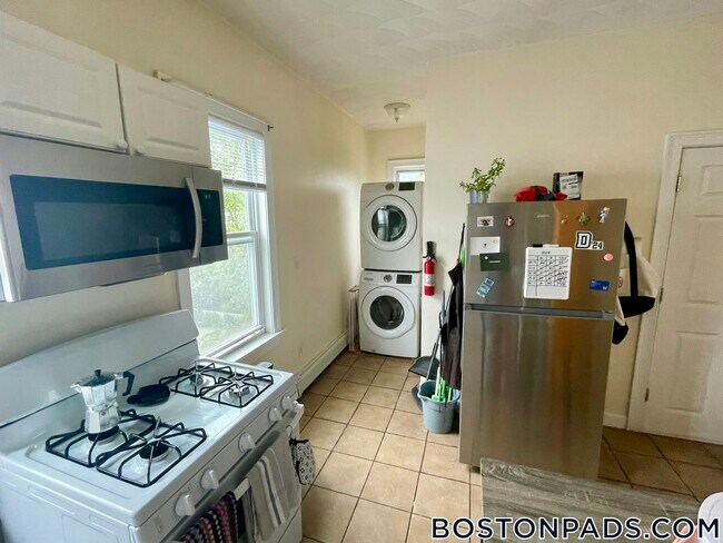 Building Photo - 40 Litchfield St