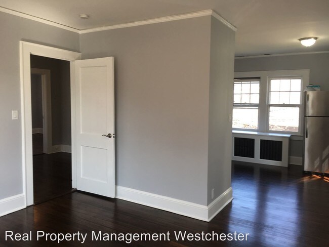 Building Photo - 11 Cedar St