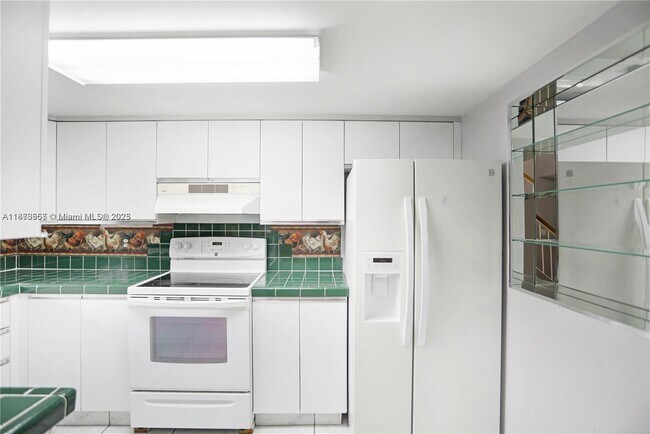 Foto del edificio - 200 NW 87th Ave