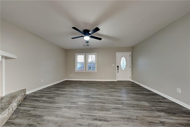 Building Photo - 2513 Mistletoe Ln SW