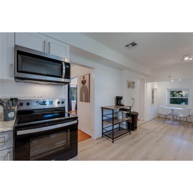 Foto del edificio - 820 SW 26th Rd