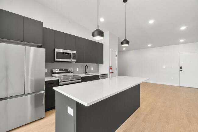 Building Photo - 952 Broadway