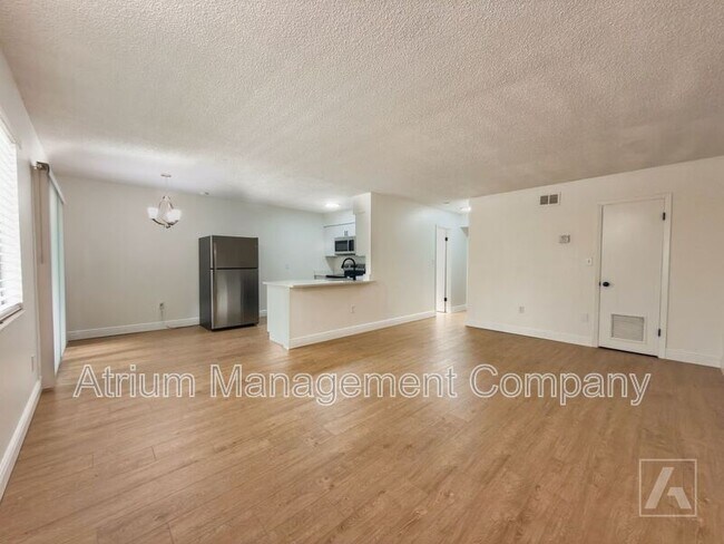 Foto del edificio - 615 Lakeview St