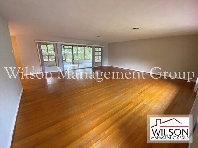 Foto del edificio - 3 br, 2 bath House - 2005 Howard Drive