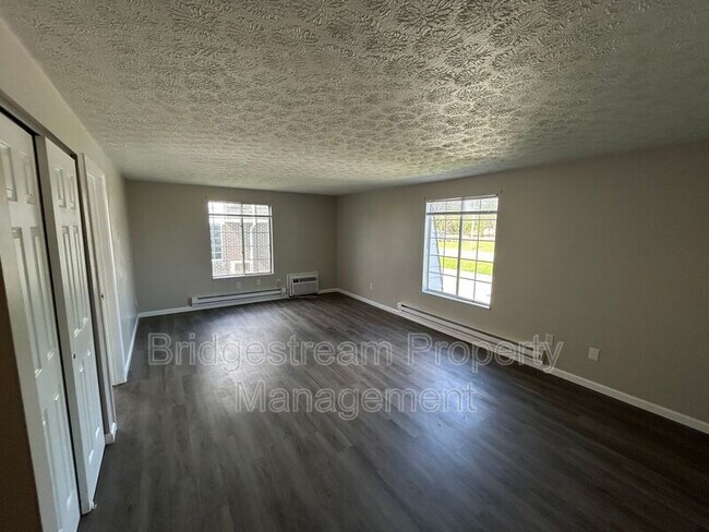Foto del edificio - 305 Bellbrook Ave