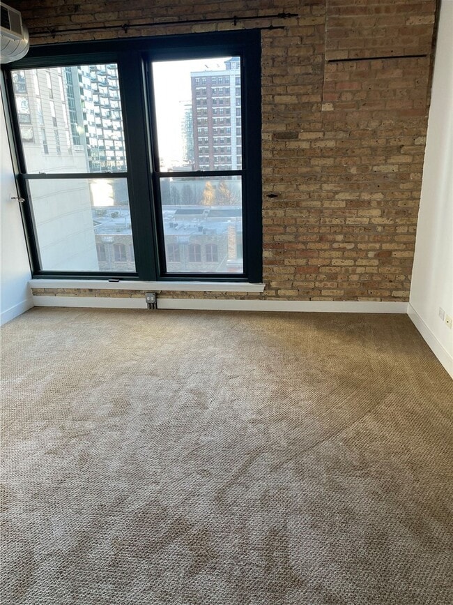 Building Photo - 411 W Ontario St