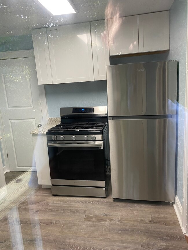 Cocina - 1019 Tyler Ave