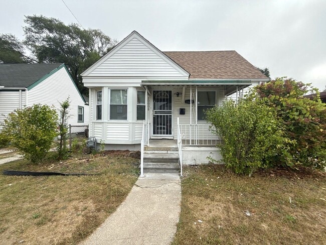 Building Photo - Fully Renovated 3-Bedroom Home – Move-In R...