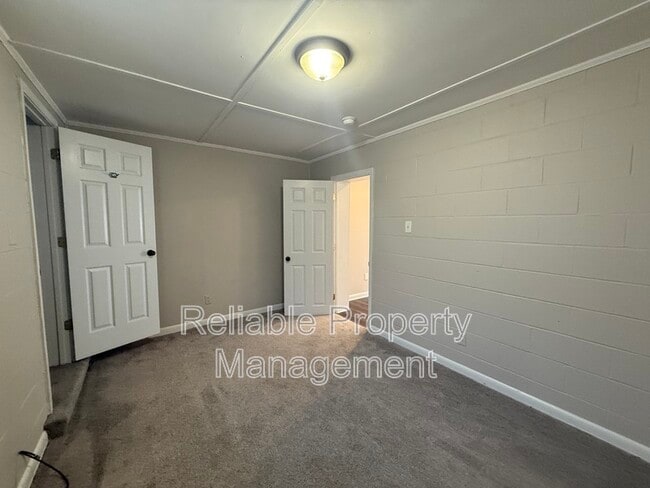 Building Photo - 7018 NC-210