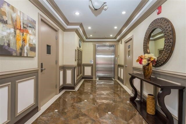 Foto del edificio - 6111 Fillmore Pl