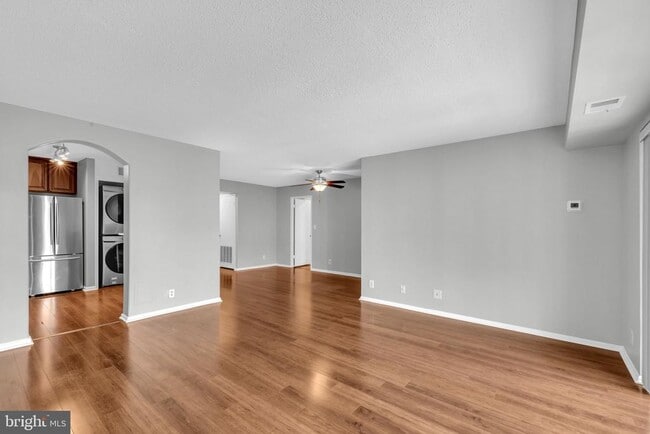 Building Photo - 5904 Mt Eagle Dr