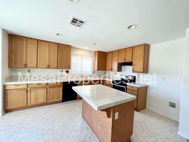 Foto del edificio - 13780 Sahara Ln