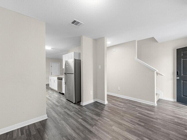Building Photo - 950 Cedar Point Dr