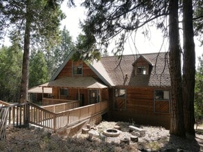 Building Photo - 27928 Holiday Ln