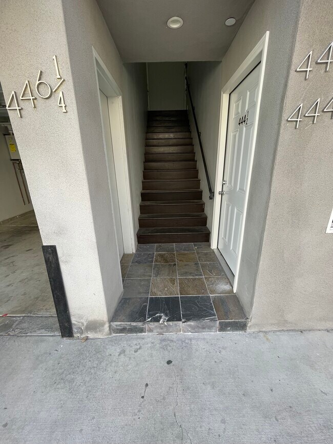 Foto del edificio - 444 N Stanley Ave