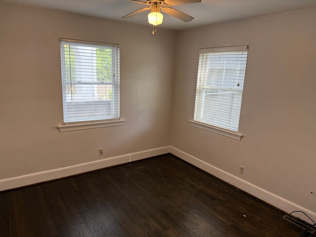 Building Photo - 2302 Chesterfield Ave