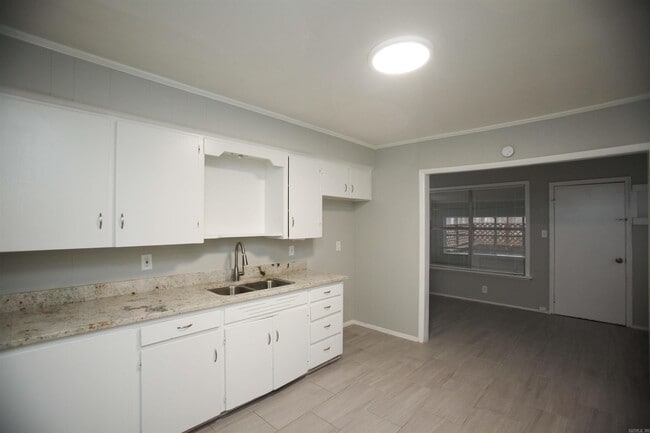 Foto del edificio - 7305 E Wakefield Dr