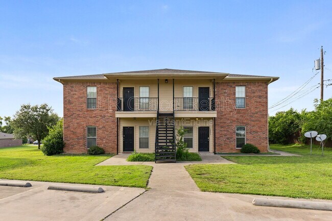 Foto del edificio - 2100 Breezy Dr