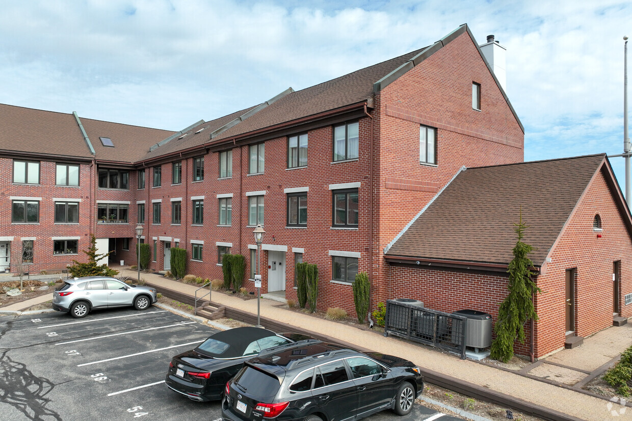 Primary Photo - River's Edge Condominiums