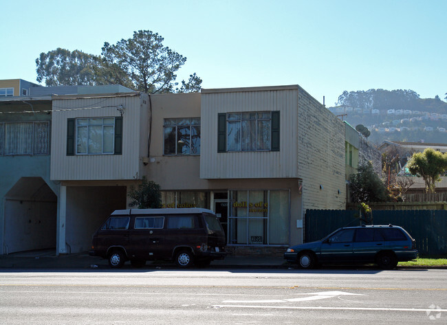 Building Photo - 1520-1524 Geneva Ave