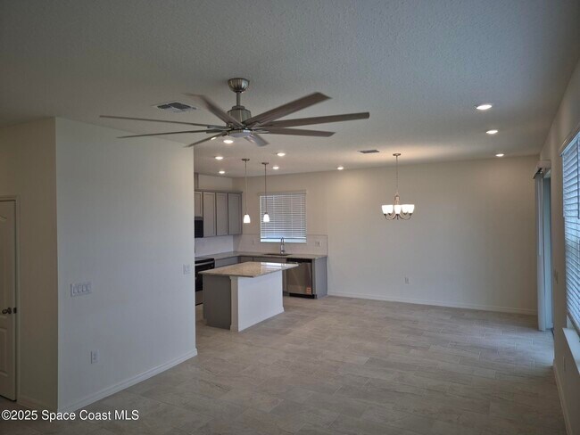 Building Photo - 3608 Grappler Cir SE