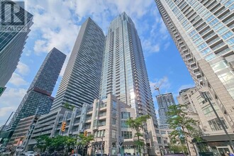 Building Photo - 2181-2181 Yonge St