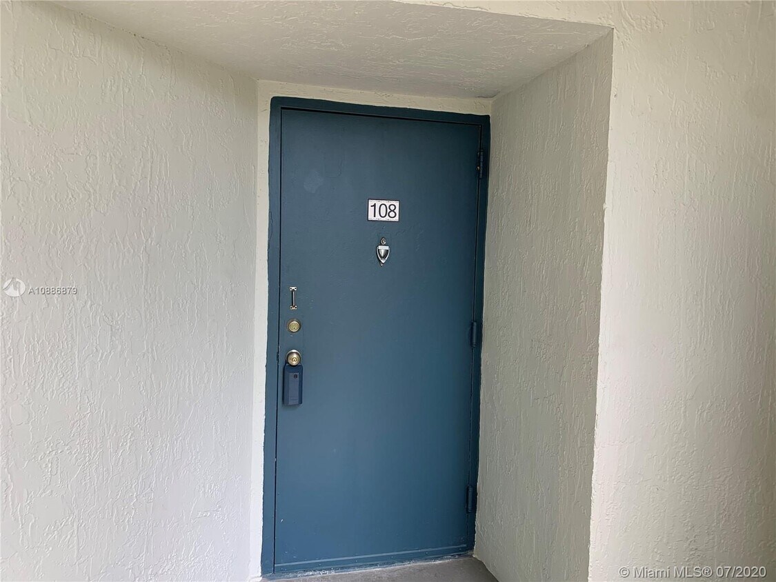 Primary Photo - 8275 SW 152nd Ave