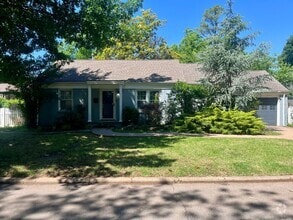Building Photo - 1108 Woodlawn Pl