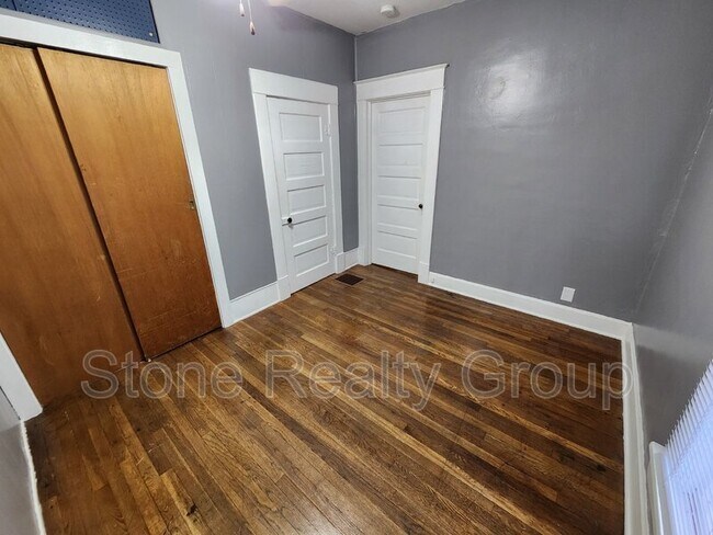 Foto del edificio - 827 S 24th St