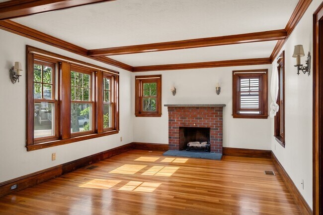 Building Photo - 88 Grove St